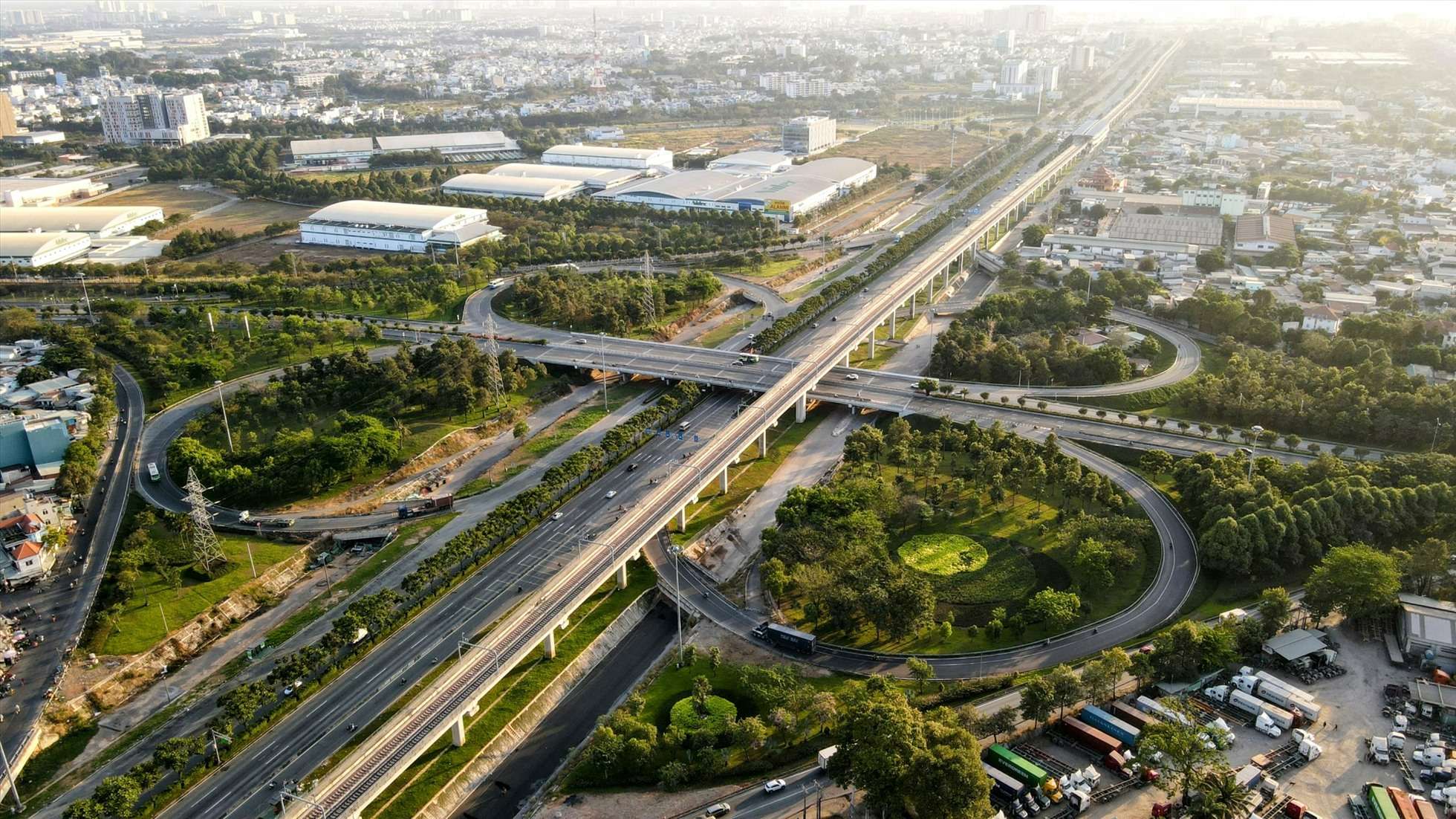 XA LỘ HÀ NỘI MỞ RỘNG LÊN 16 LÀN XE, KHU ĐÔNG BƯỚC VÀO GIAI ĐOẠN TĂNG TỐC